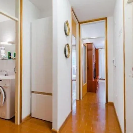 Gordana St - One Bedroom * Split